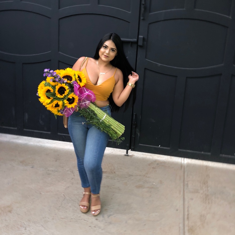 Meet your Posher, Yadira